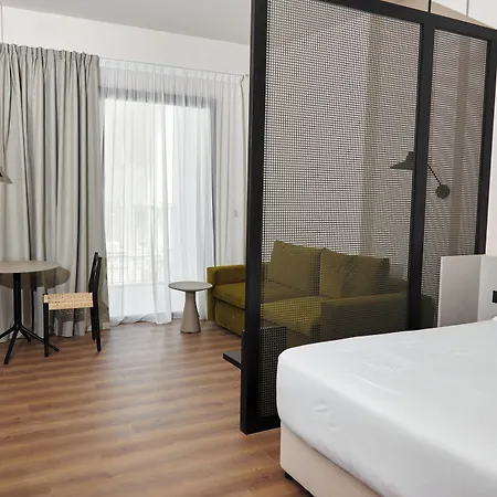 Ξενοδοχείο με διαμερίσματα Alinea Primo Historic Center 4*